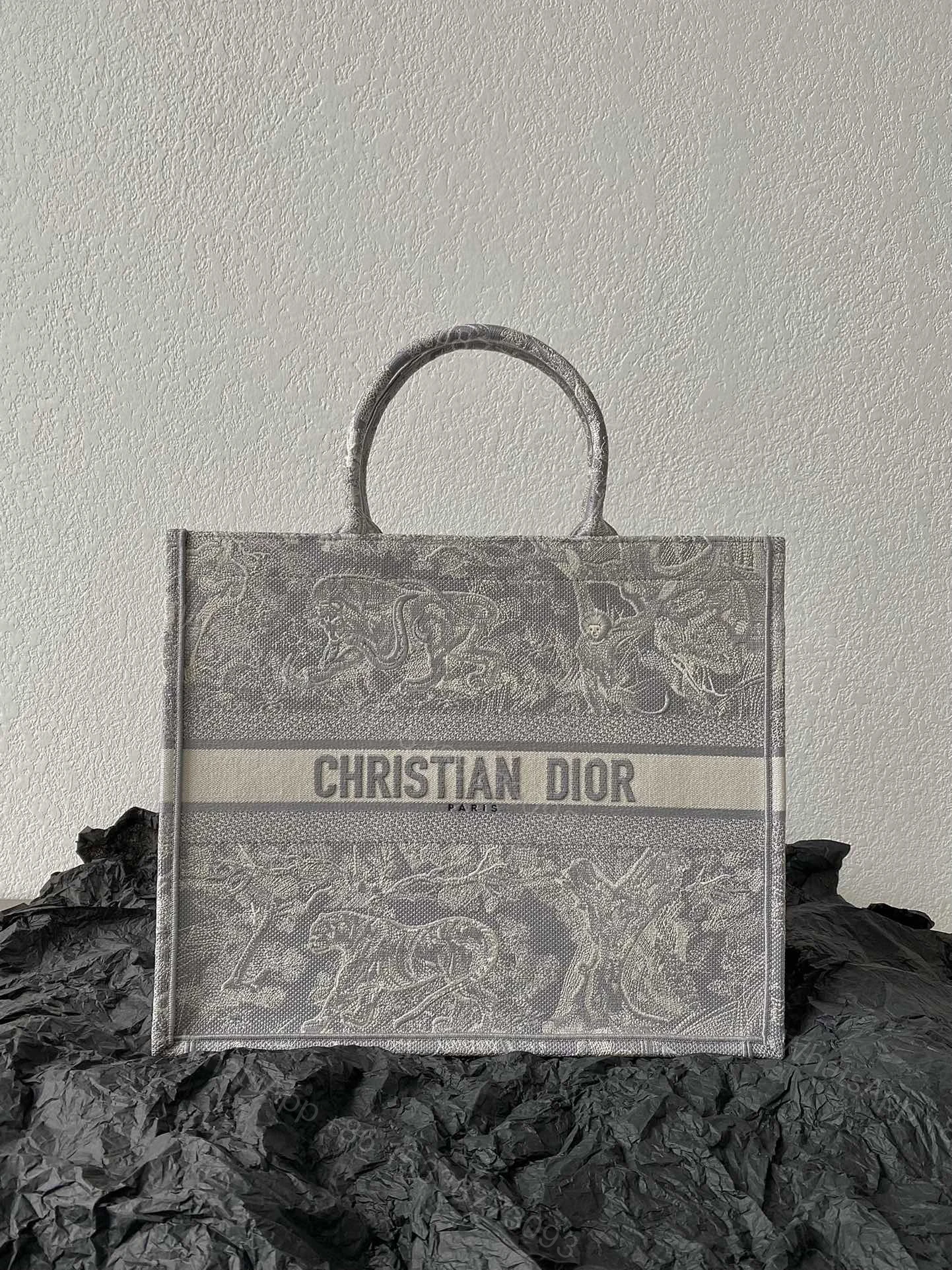 一比一Dior Book Tote刺繡帆布托特包 灰白配色藝術大容量款 — view 1