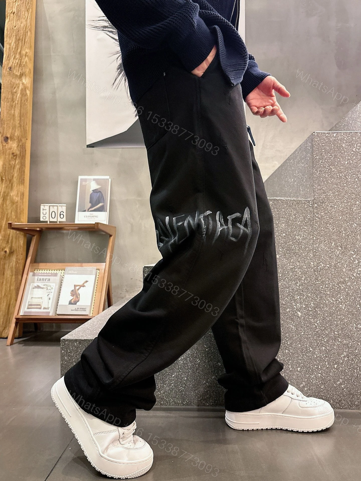 Balenciaga A貨休閒長褲男士款黑色塗鴉字母印花寬鬆直筒褲 — view 1