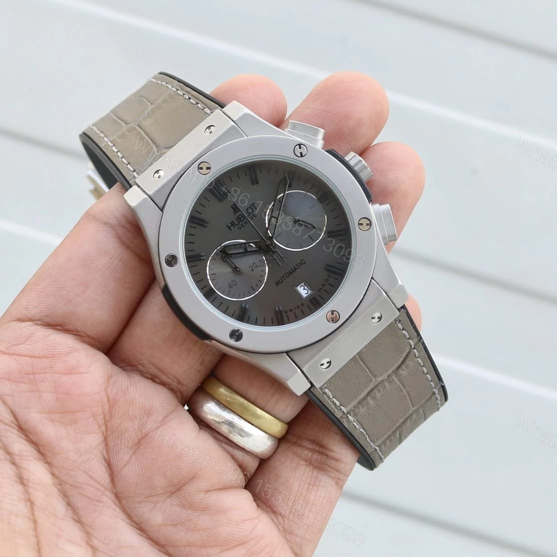 Hublot Big Bang Chronograph 45mm Grey Dial Quartz — view 1