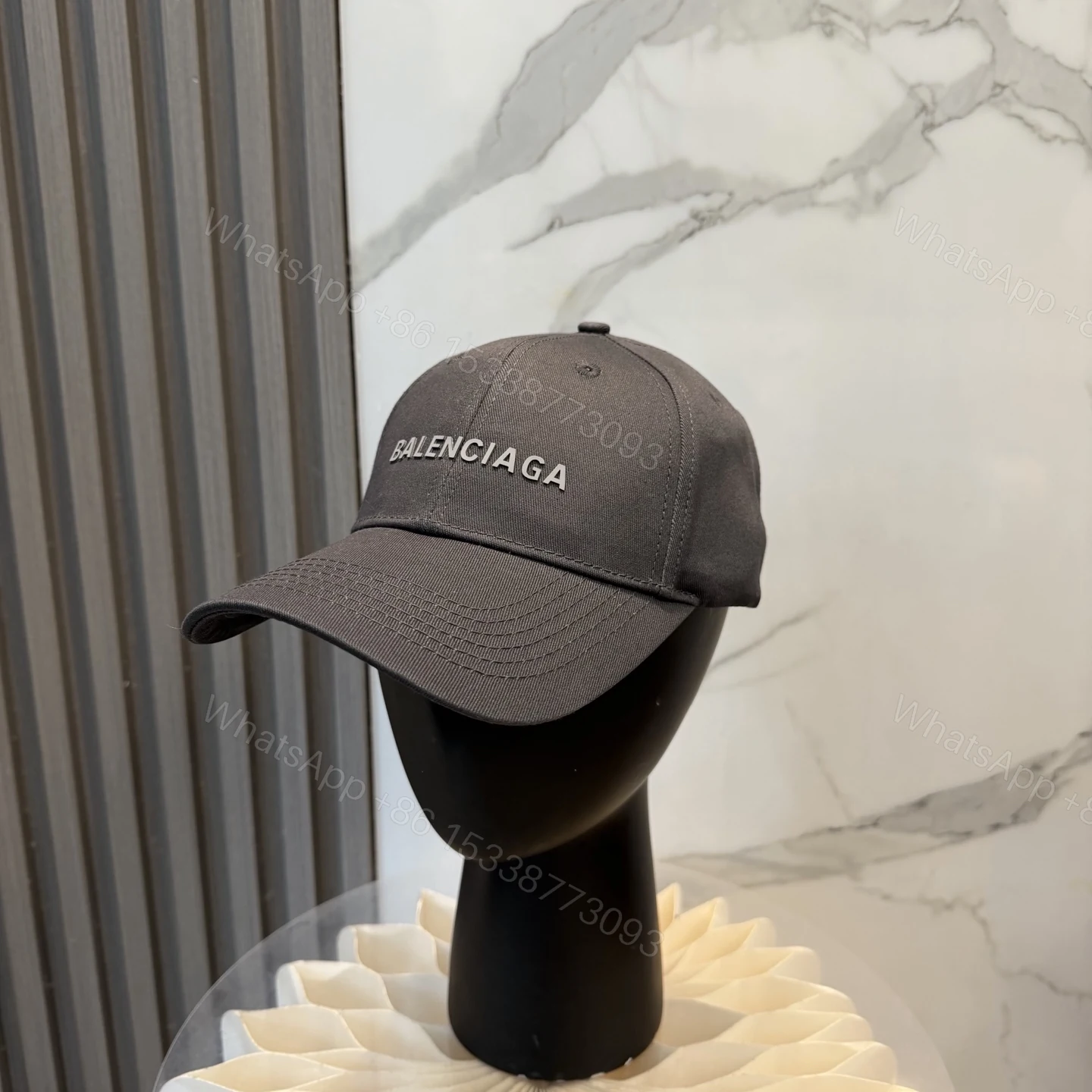 BALENCIAGA 高仿 男款 LOGO刺繡棒球帽 灰色百搭潮流帽 — view 1