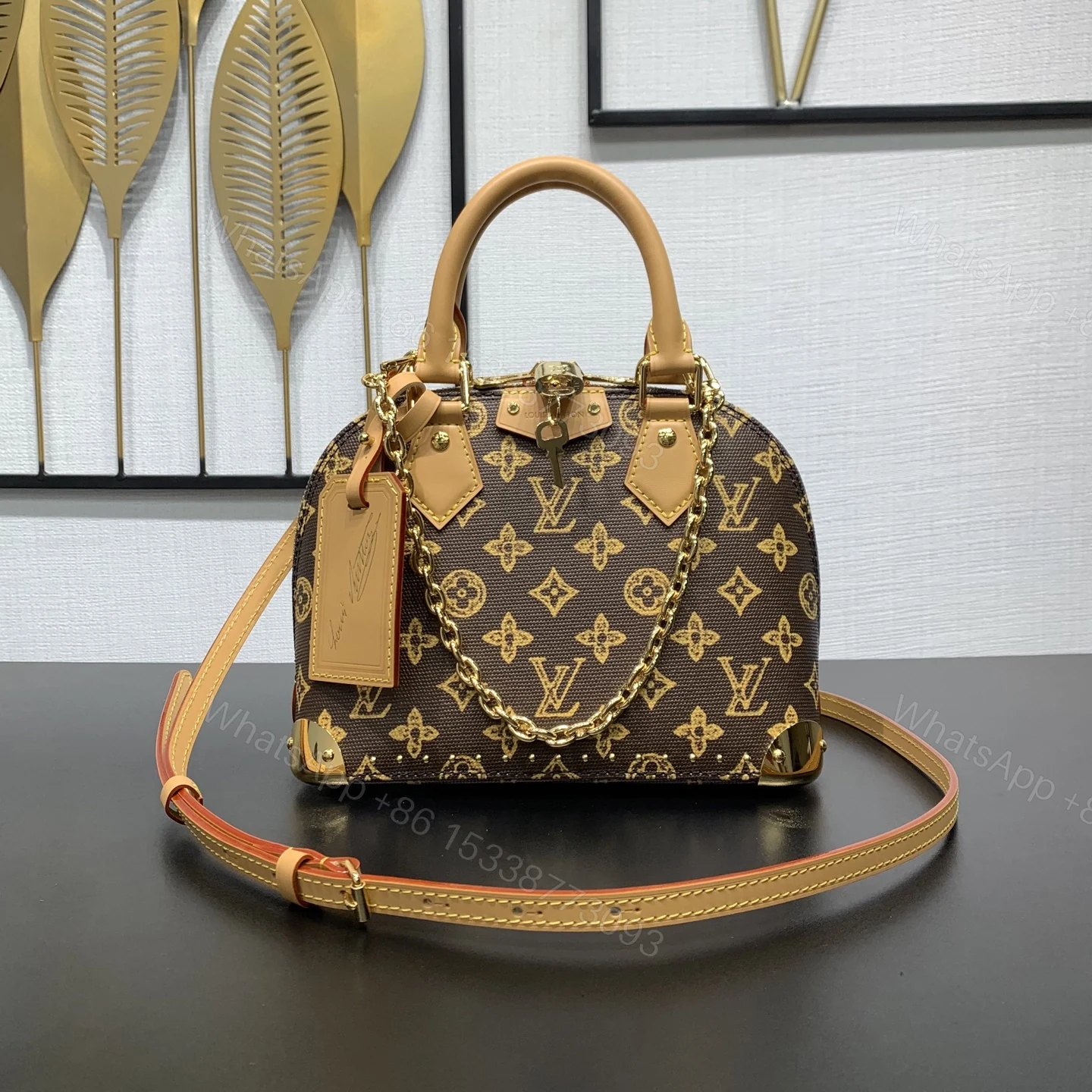 LV A貨 女款 Alma BB 手提包 經典老花 金鏈設計 優雅氣質款 — view 1