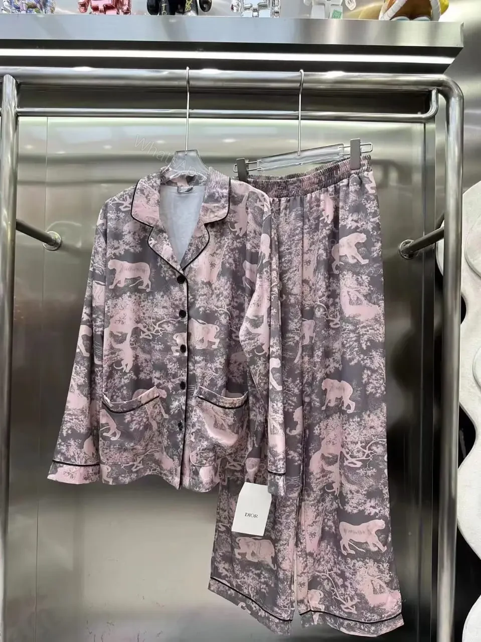 DIOR — view 1