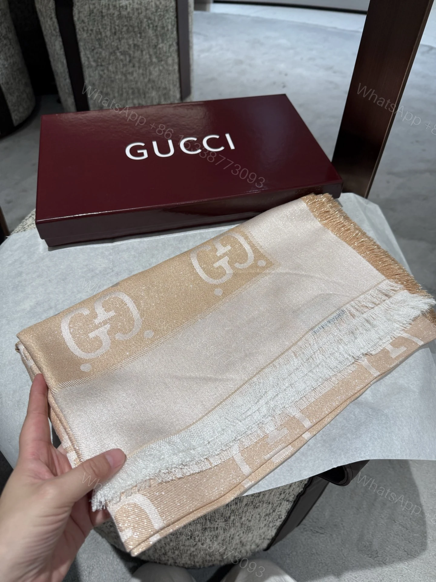 Gucci 高仿米杏GG提花絲混圍巾 女款氣質配色日常百搭款 — view 1