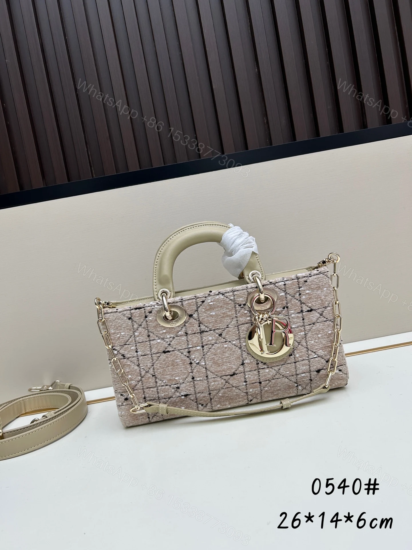 Dior 一比一米杏色方形手提包 簡約鏈條設計輕柔配色款 — view 1