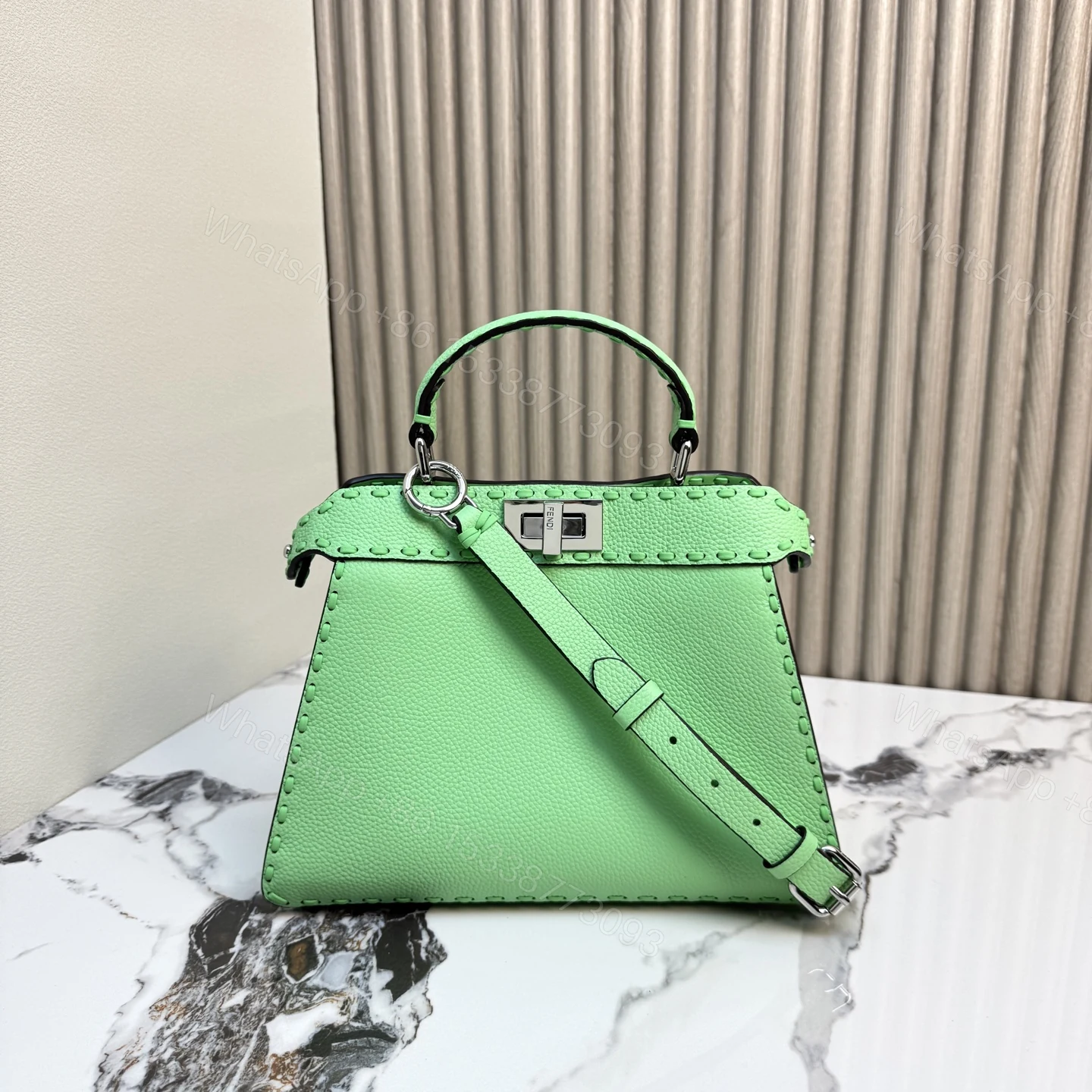 FENDI 高仿 Peekaboo 手提斜背包 清新綠色小牛皮款 — view 1