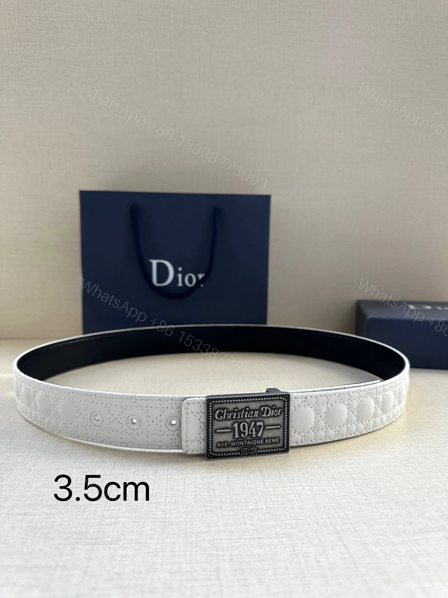 Dior 高仿男士白色皮帶 復古浮雕 1947 徽章設計 — view 1
