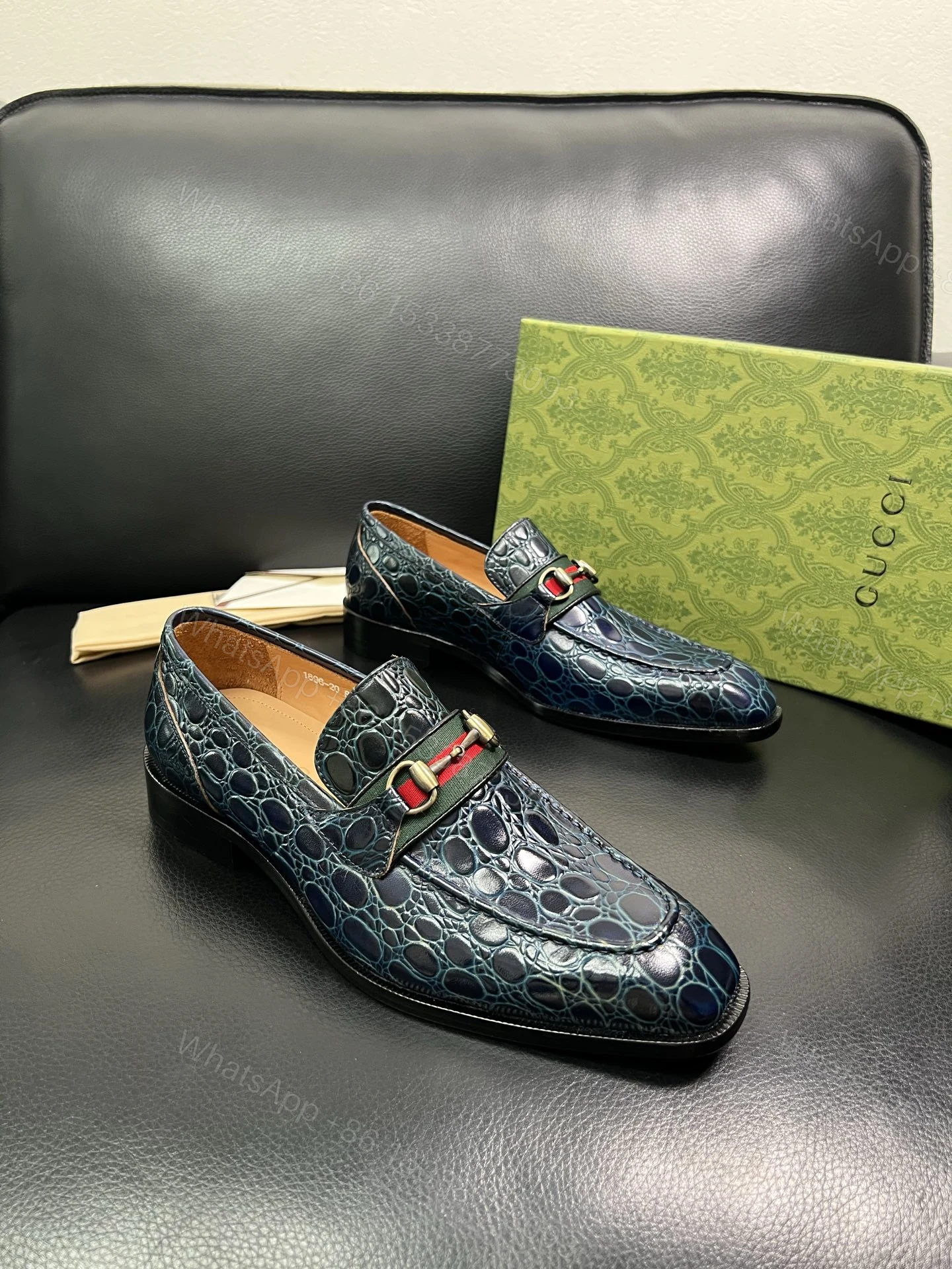 Gucci 原單男士鱷魚紋樂福鞋 藍色織帶飾扣 配色個性復古風 — view 1