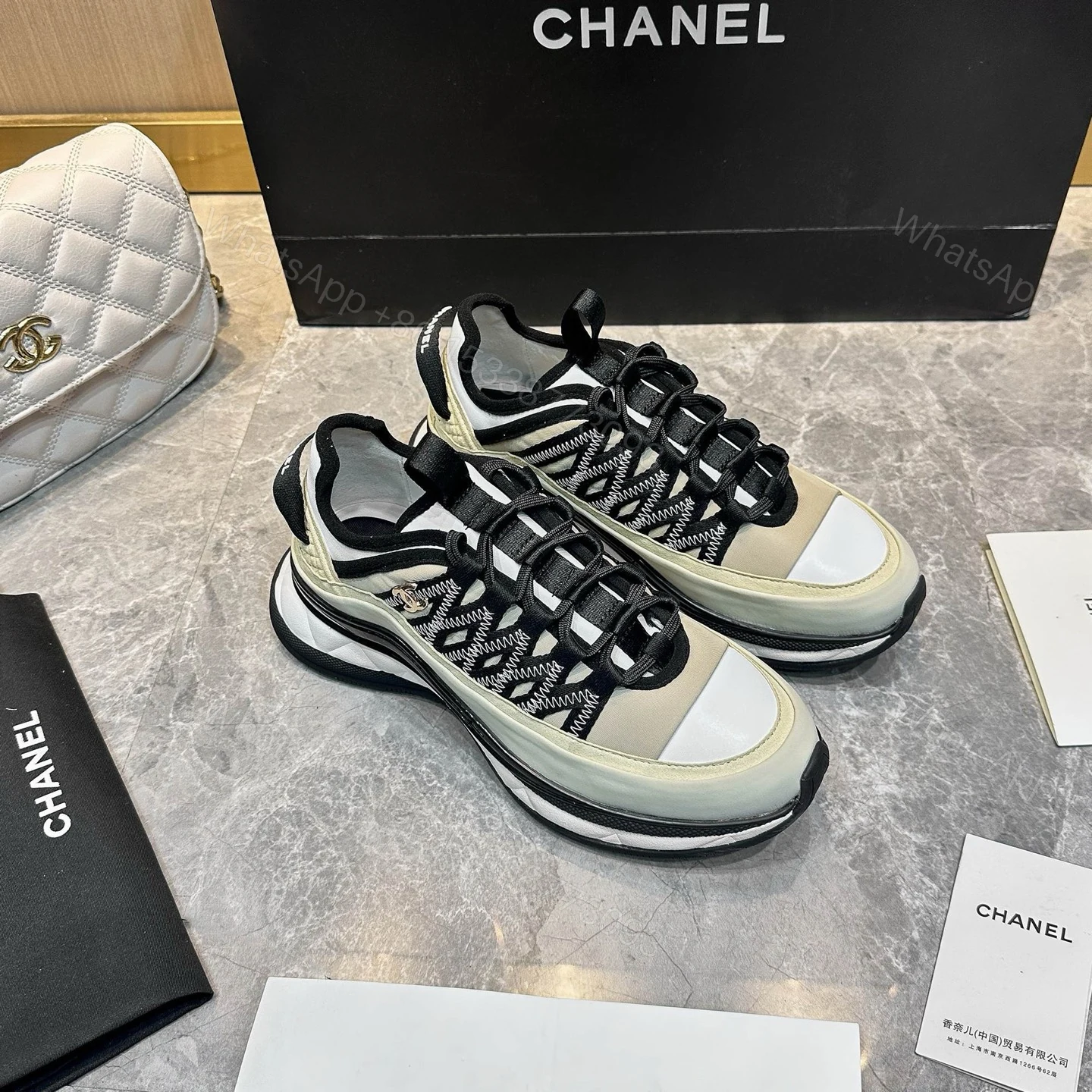 Chanel 原單米白拼黑厚底運動鞋 女士時尚潮流鞋款 百搭輕奢設計 — view 1