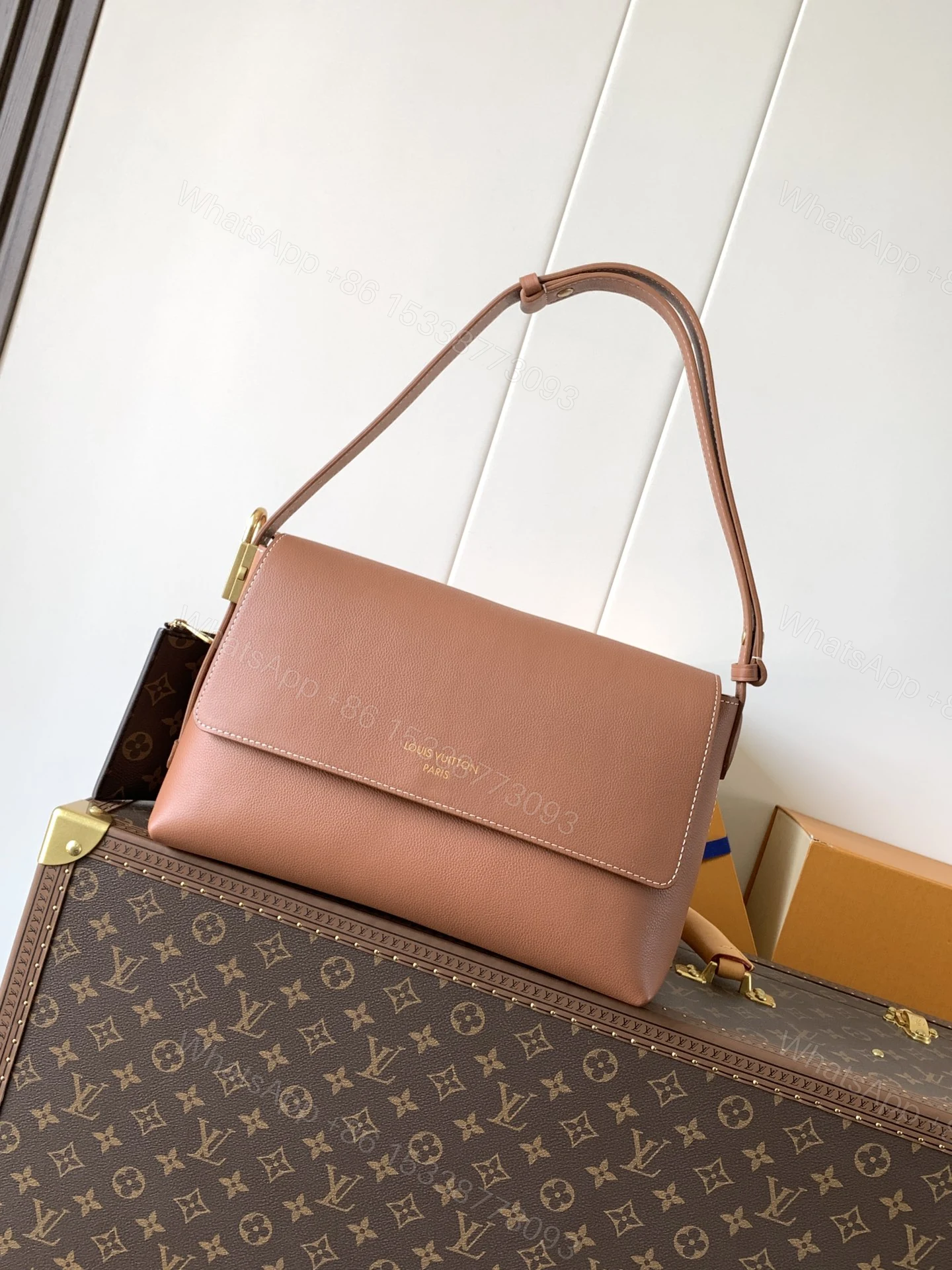 LV A貨翻蓋手提包粉裸色通勤女包氣質百搭簡約設計款 — view 1