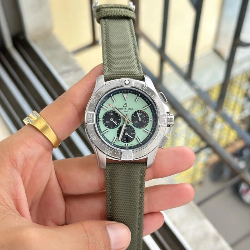 Breitling Avenger B01 Green Chronograph 44 — view 1