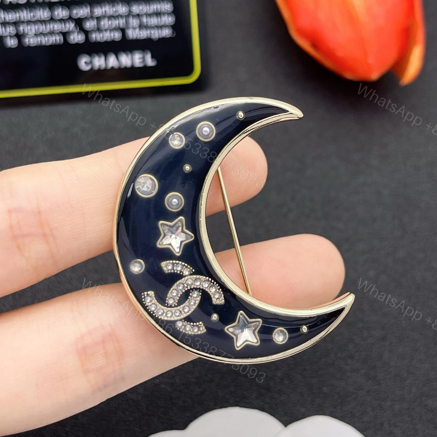 CHANEL 高仿 金色月亮星星胸針 深藍夜空系列 氣質穿搭精品配件 — view 1