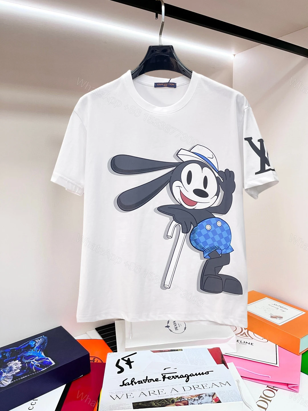 LV A貨男款卡通兔印花短袖T恤 白色清爽潮流款 — view 1