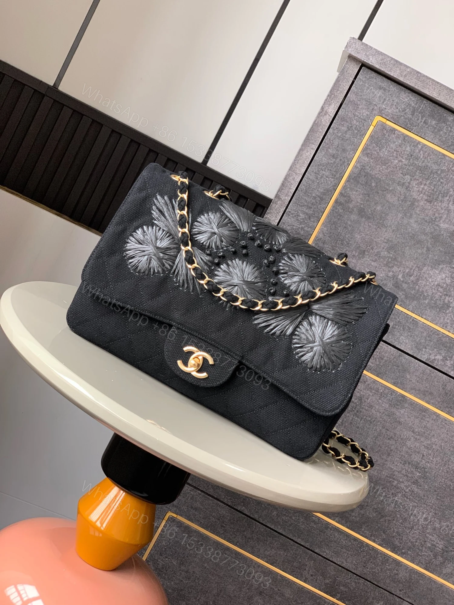 CHANEL高仿Boy Chanel刺繡花卉鏈條包黑色帆布設計款 — view 1