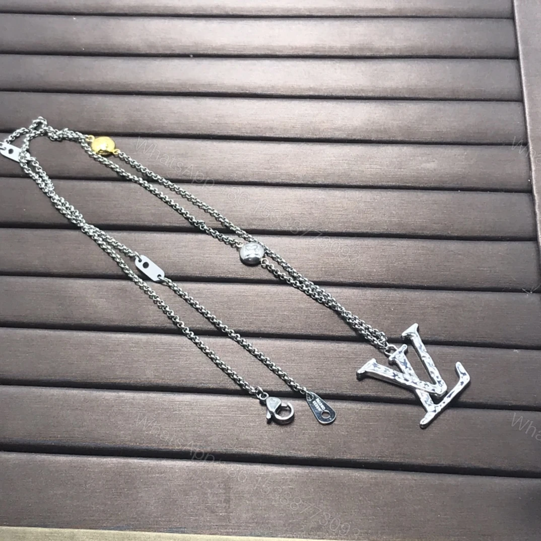 EN – Lux LV Necklaces 074 — view 1