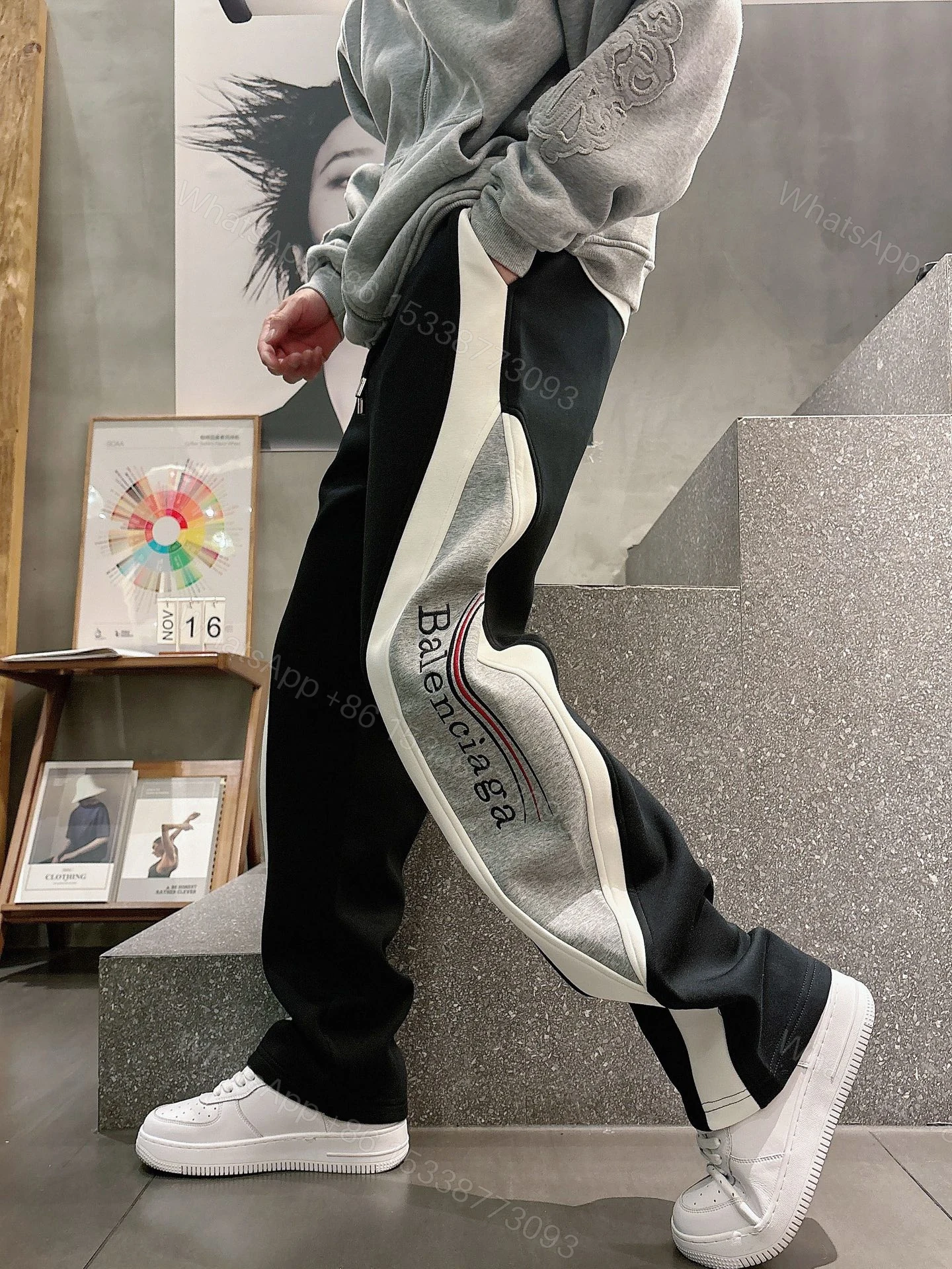 Balenciaga 高仿運動長褲 男款黑灰拼接側條寬鬆休閒褲 — view 1