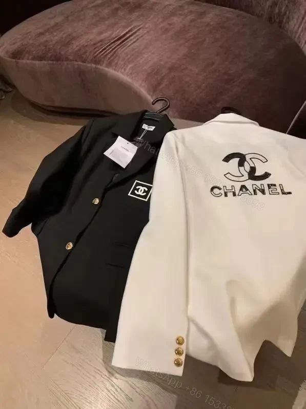 CHANEL — view 1