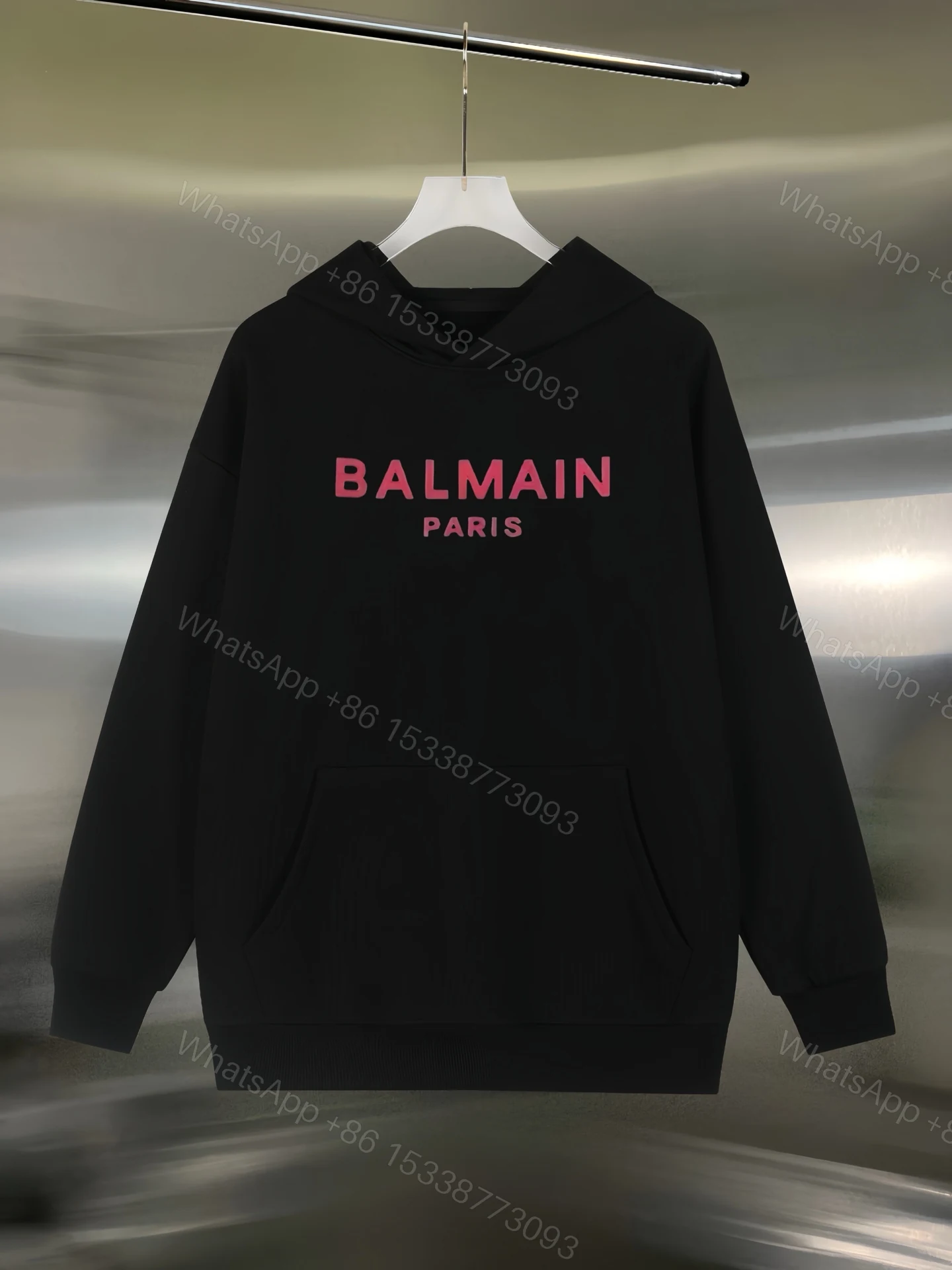 Balenciaga高仿黑色帽T 鏈條BB圖騰極簡風 街頭感十足 — view 1
