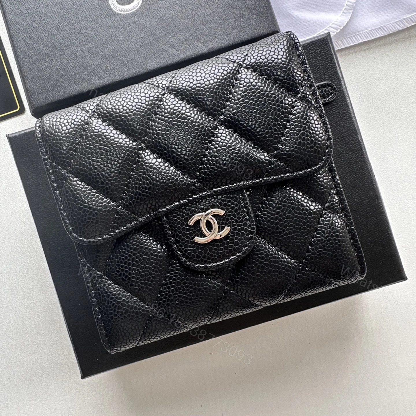 Chanel 高仿短夾 女士荔枝皮壓紋款 黑色銀釦經典款式 — view 1
