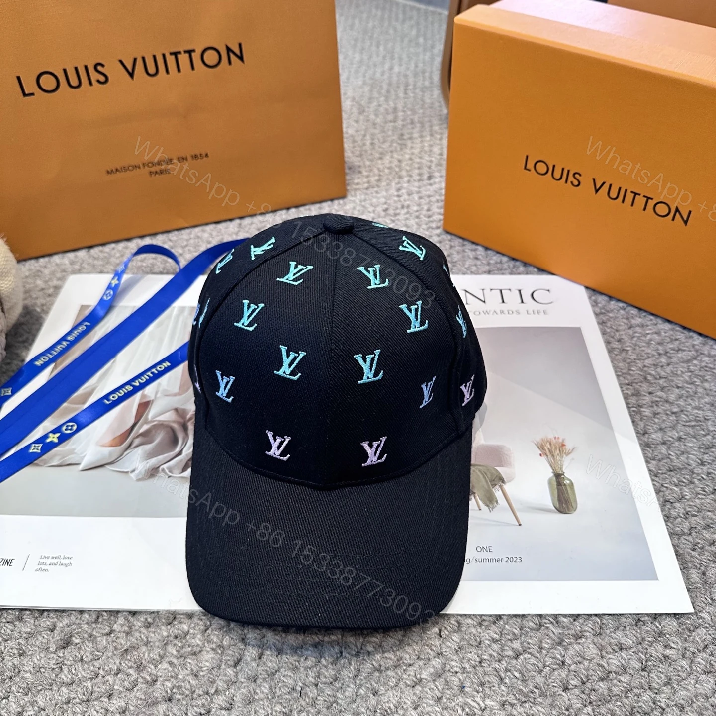 LV 高仿 男/女款 黑色滿版刺繡LOGO棒球帽 潮流百搭款 — view 1