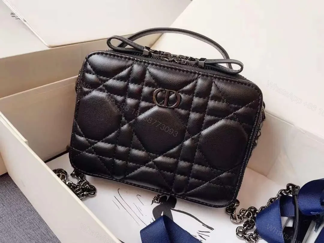 DIOR — view 1
