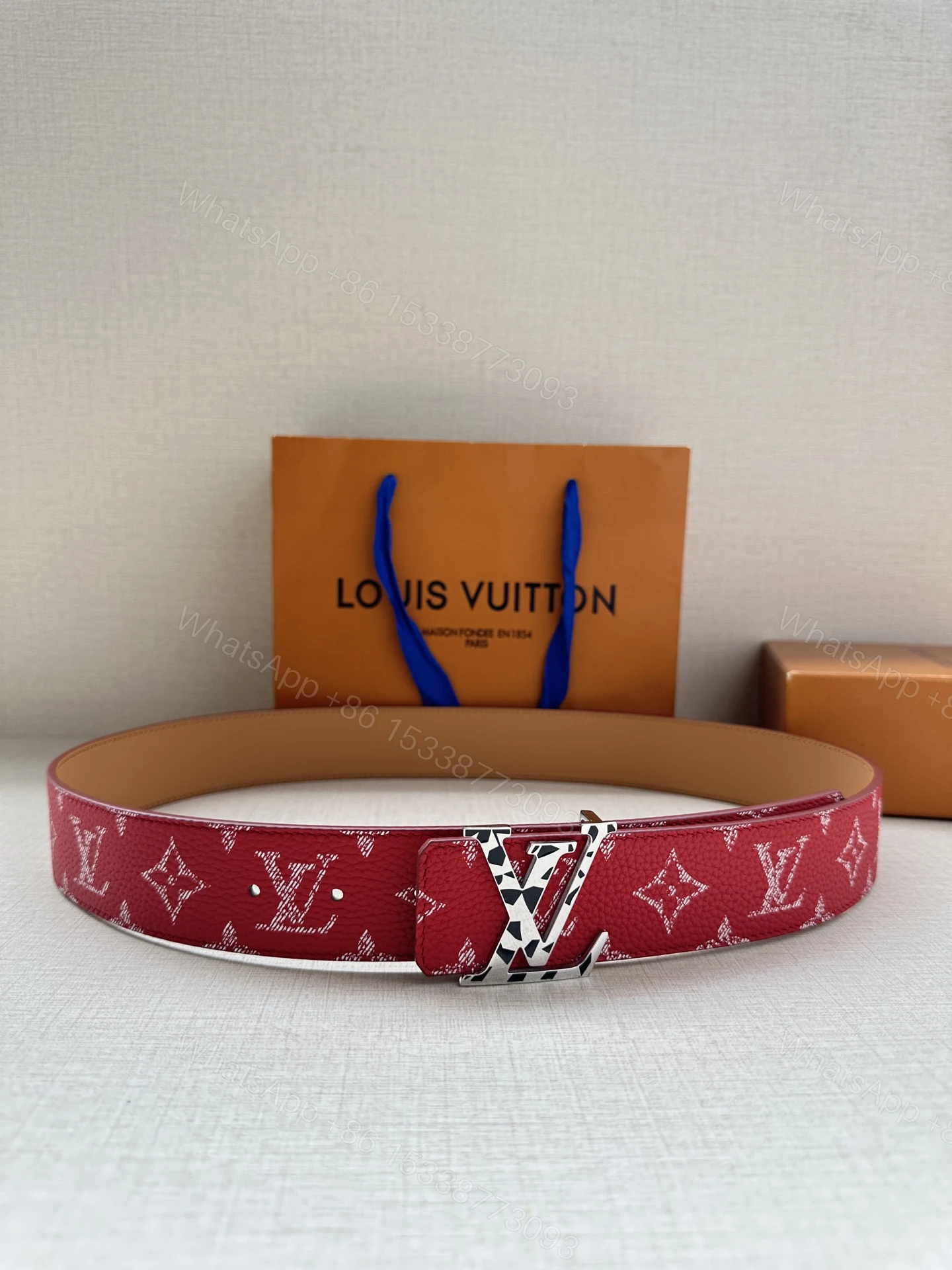 LV 原單紅色老花皮帶 銀色LV扣 — view 1