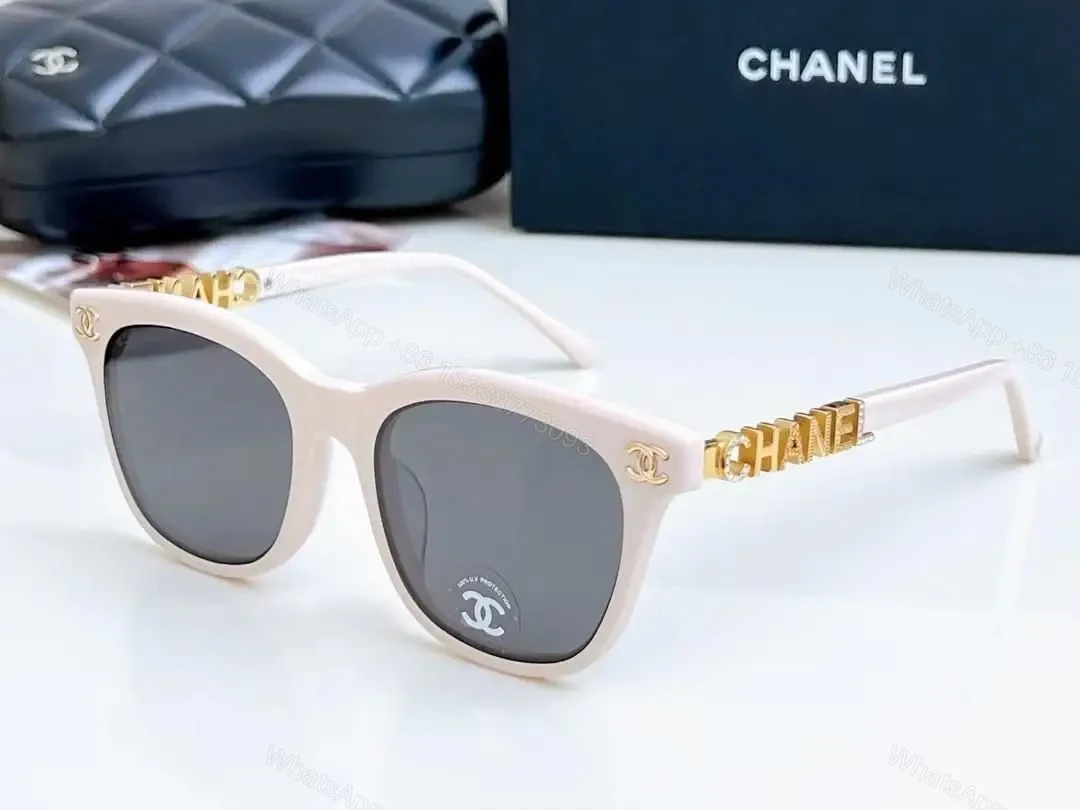 CHANEL — view 1