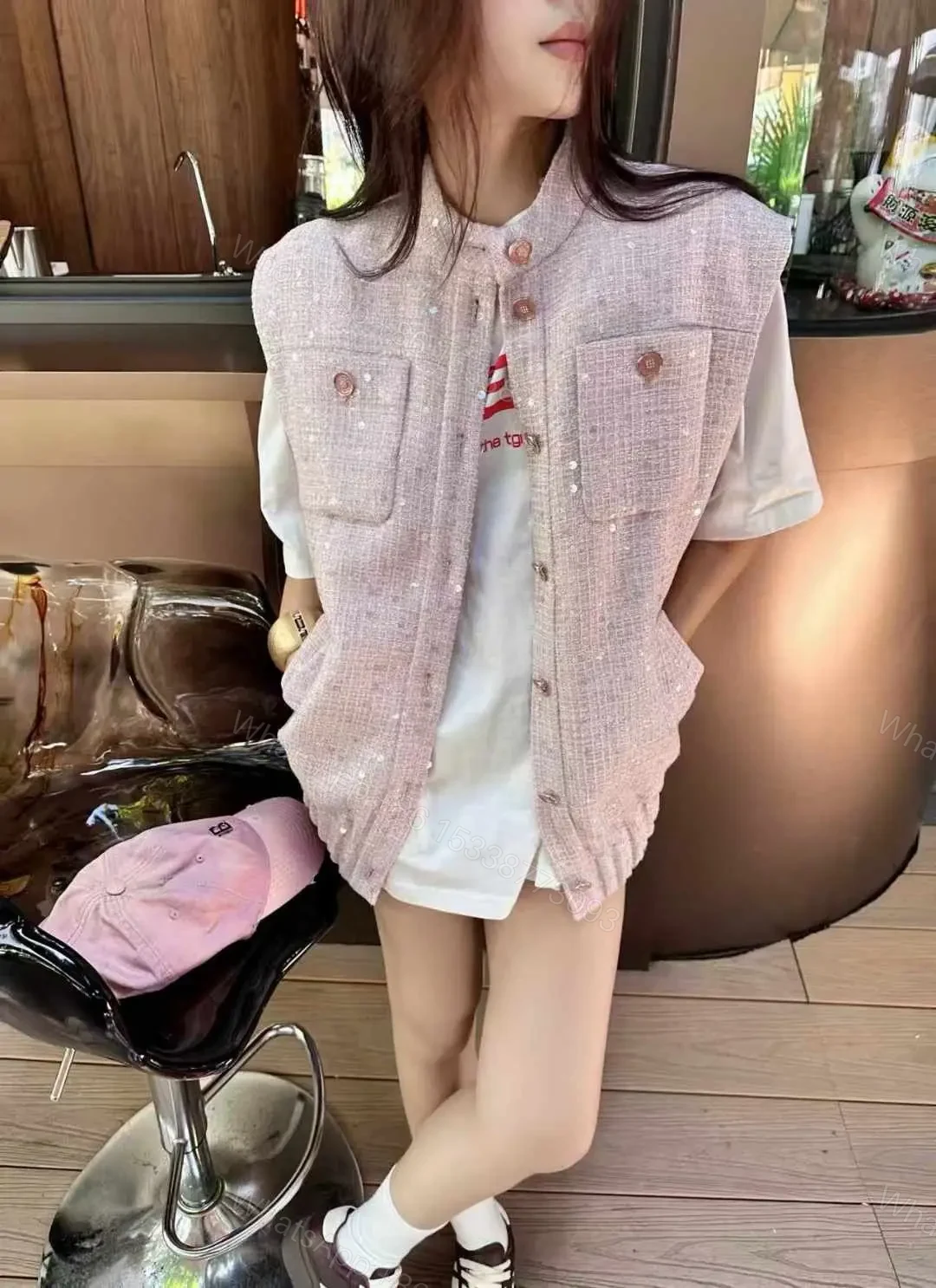 CHANEL — view 1