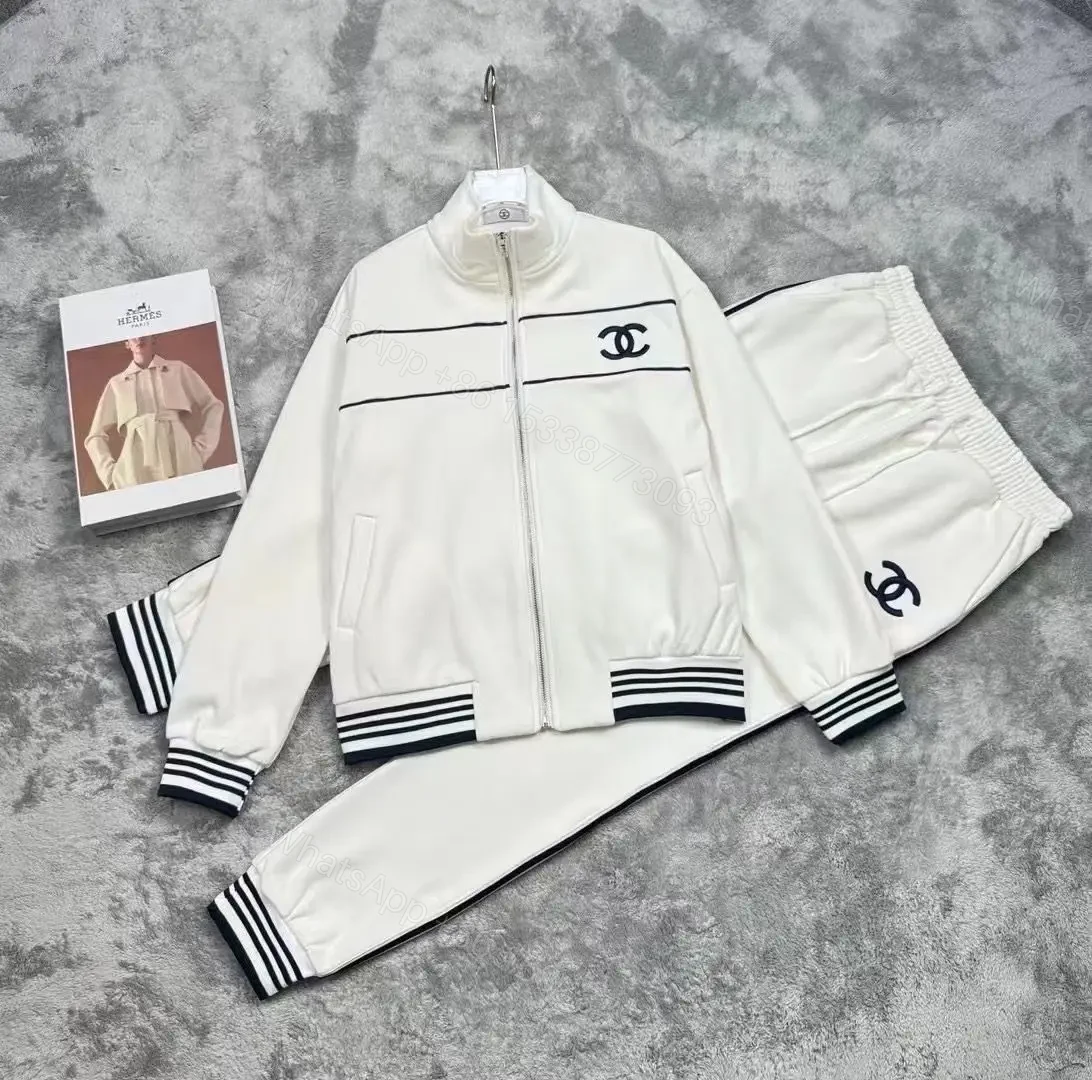 CHANEL — view 1
