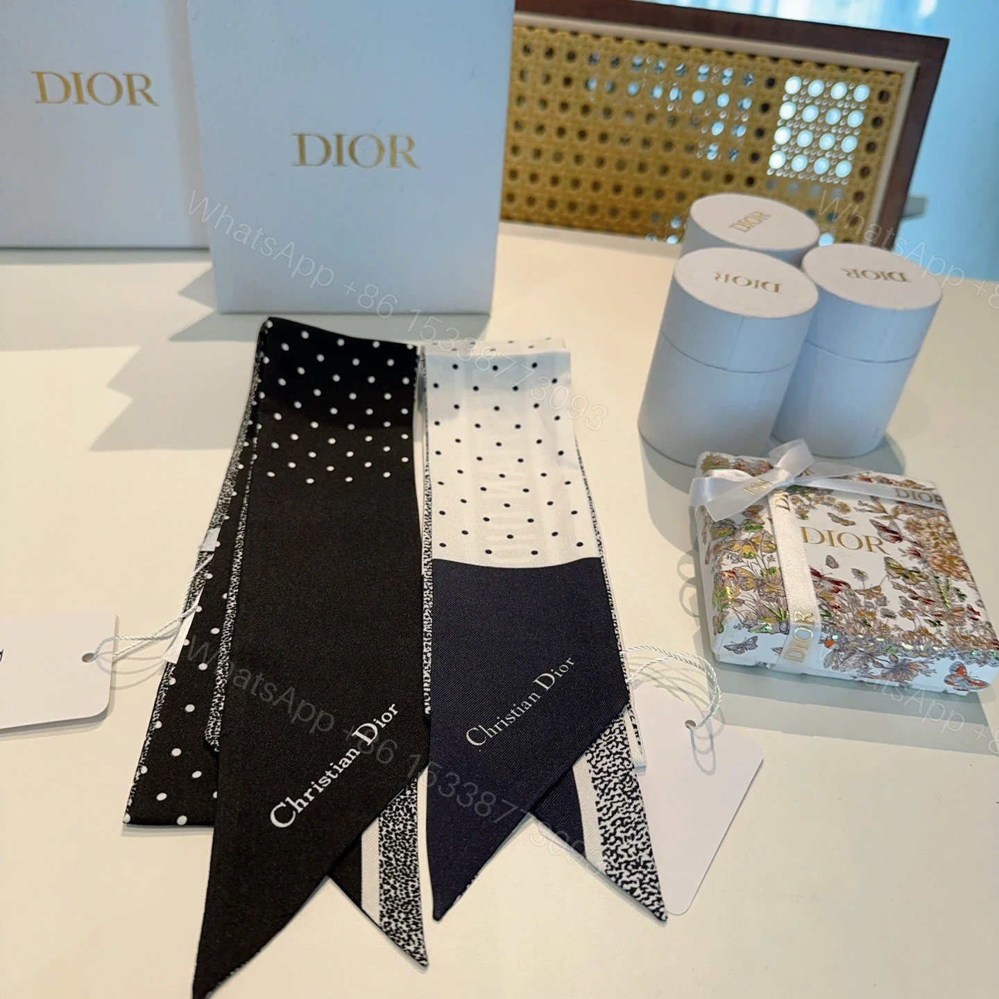 Dior高仿波點雙面絲巾髮帶 黑白撞色法式精品飄帶 — view 1