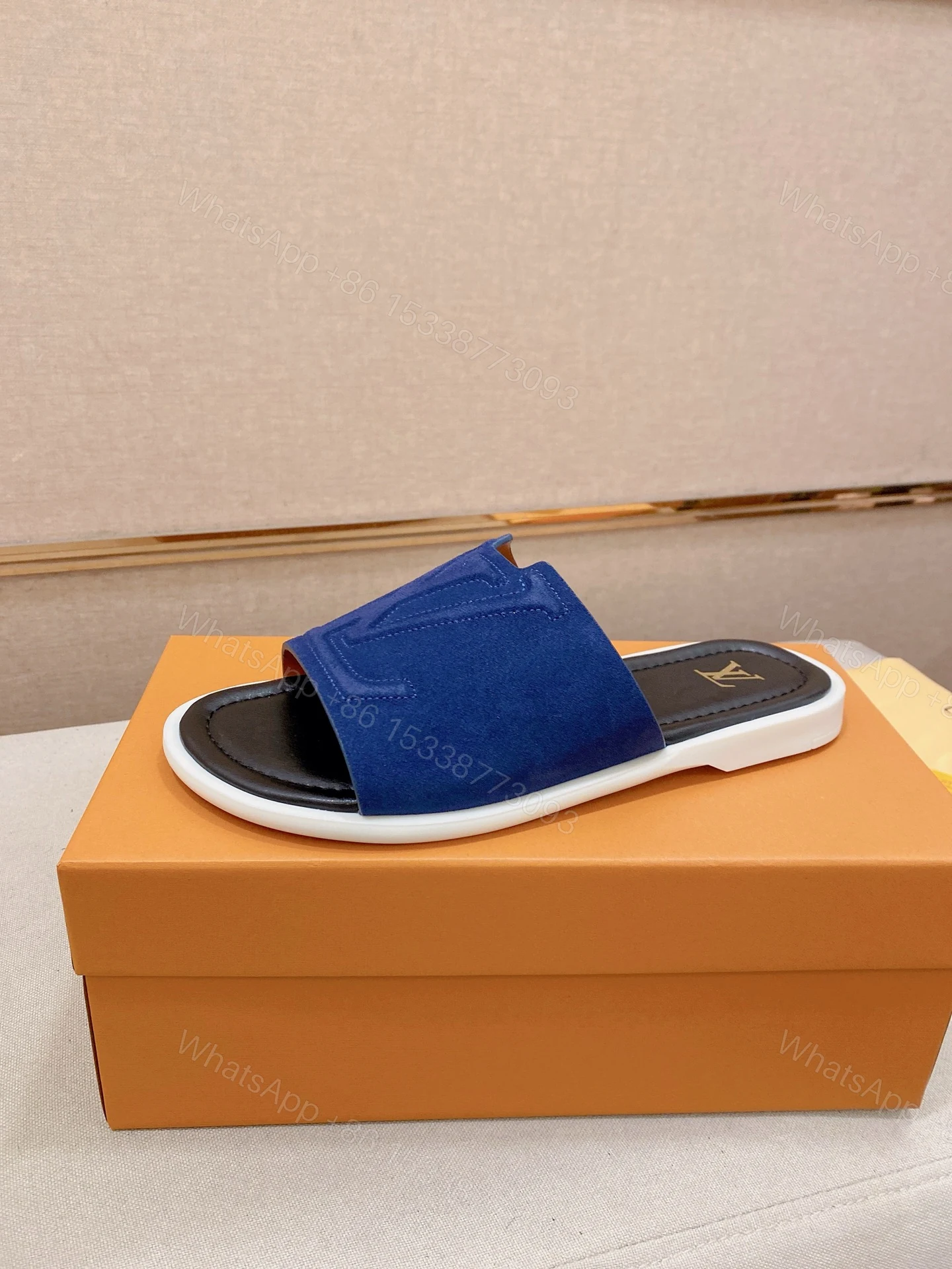 LV A貨 男款拖鞋 藍色撞色設計 潮流休閒百搭款 — view 1