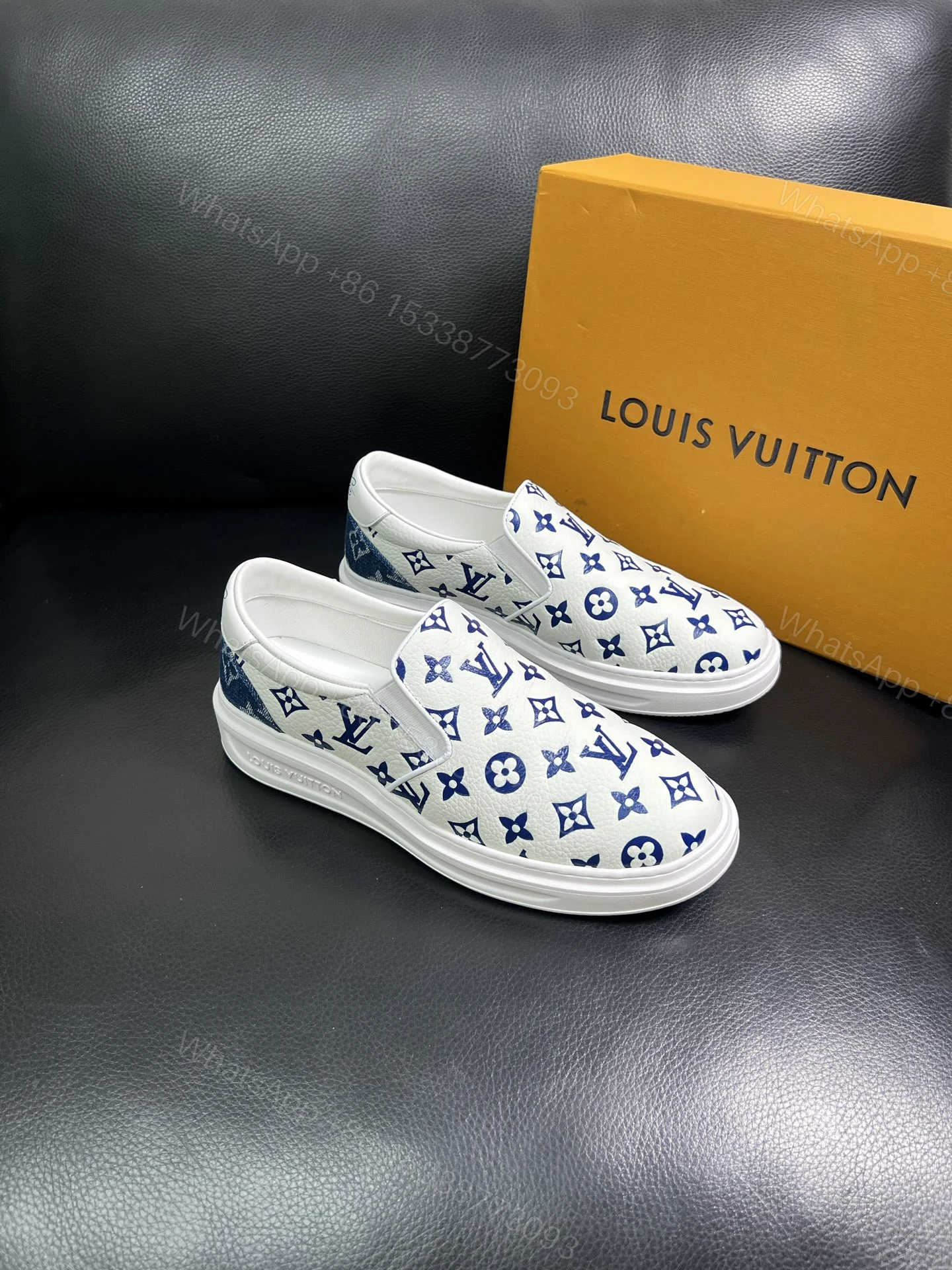 LV 高仿藍白滿印懶人鞋 經典時尚百搭款 舒適穿搭推薦 — view 1