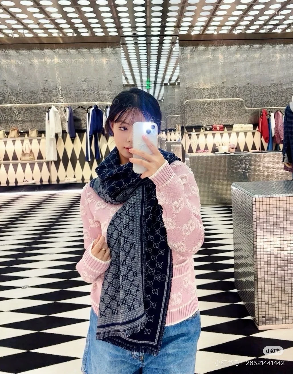 Gucci 高仿深藍灰雙G邊框圍巾 女款復古質感百搭長款設計 — view 1