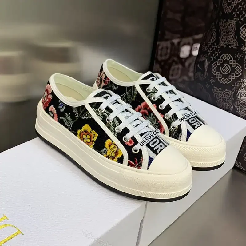 WALK’N’DIOR PLATFORM SNEAKERS UNISEX PETITES FLEURS EMBROIDERED BLACK – CD151 — view 1