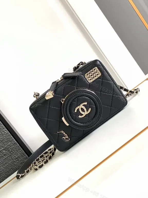 Chic Quilted Camera Bag: Luxe Logo, Compact Carry — view 1