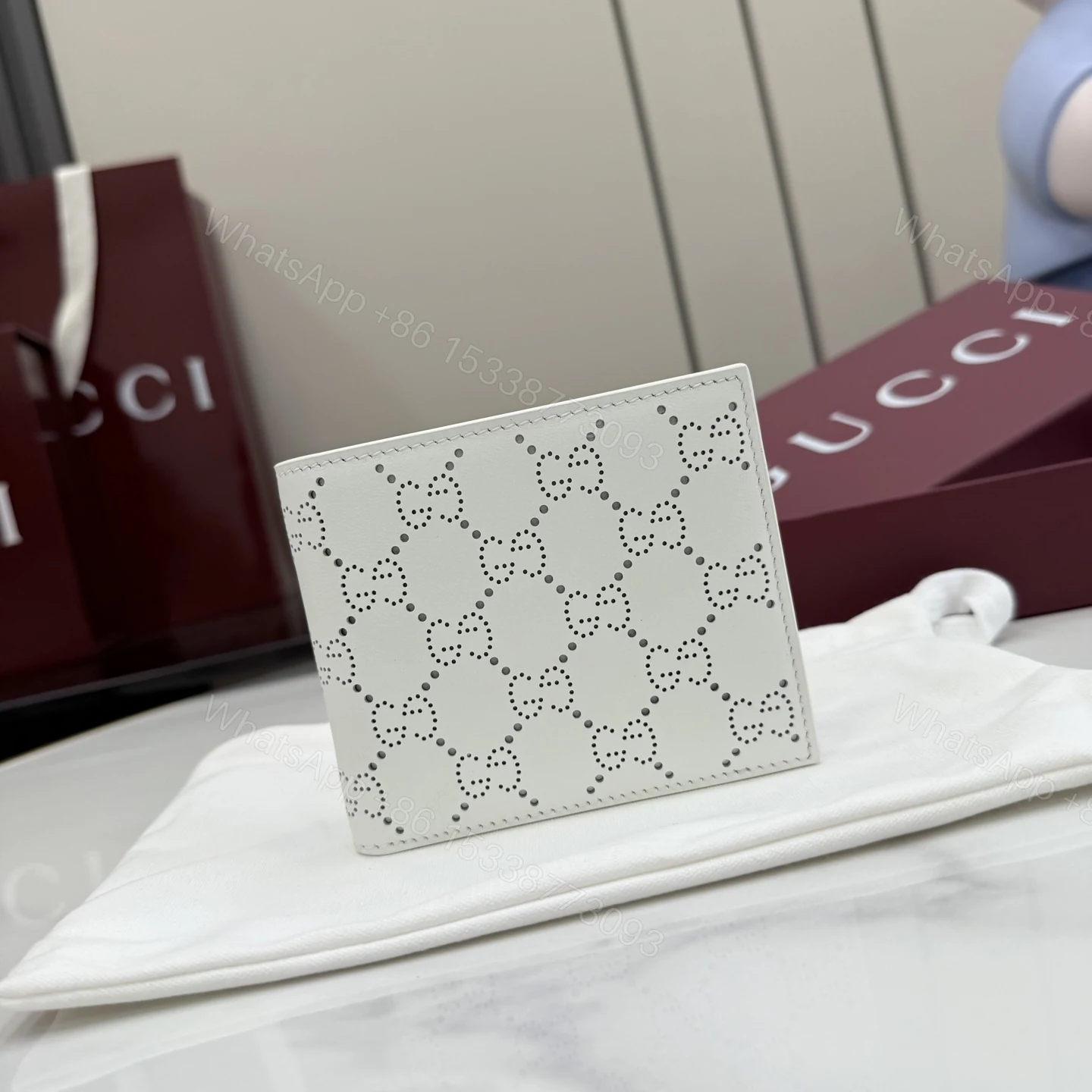 Gucci高仿GG壓紋雙折短夾男士款簡約輕薄百搭精品皮夾 — view 1