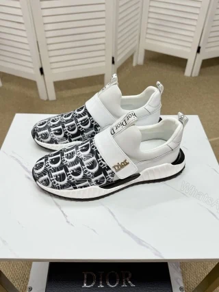 Dior sneakers: the B22 model — view 1