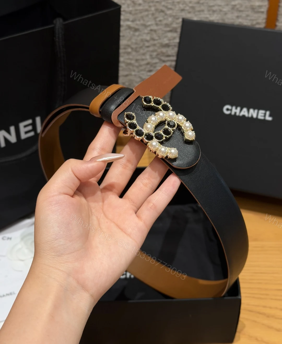 Chanel 高仿雙面牛皮珍珠黑鑽CC扣女士皮帶黑棕色 — view 1
