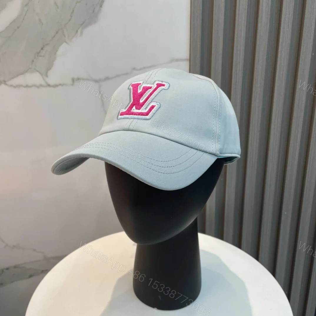 LV 高仿淺灰粉Logo帽 清新配色簡約質感款 — view 1