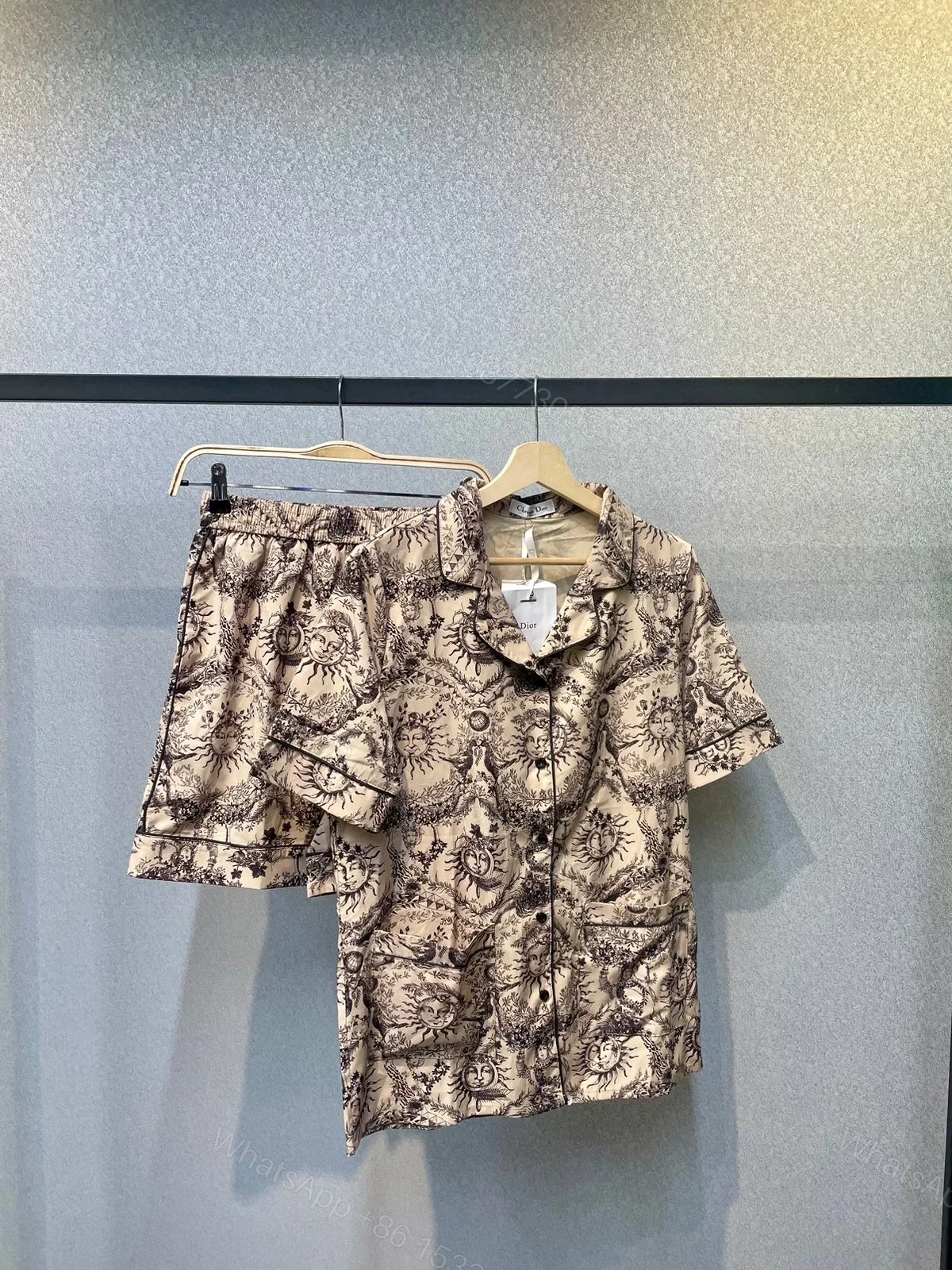 DIOR — view 1