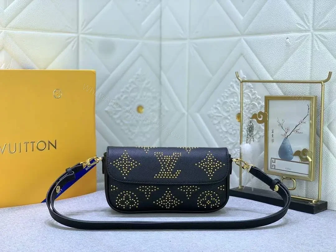 LOUIS VUITTON — view 1