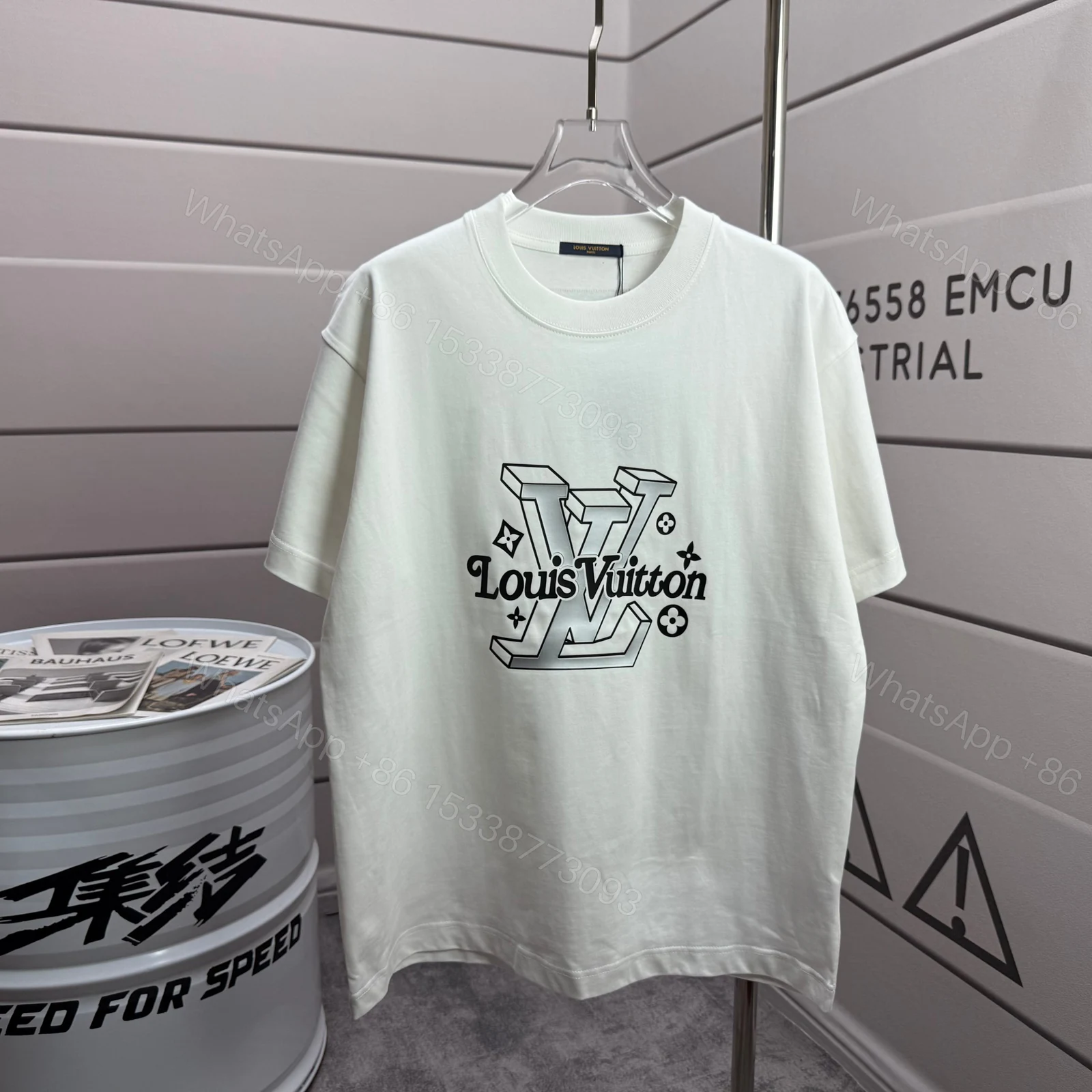 LV 高仿 男女同款 立體花卉刺繡短袖T恤 黑色百搭休閒款 — view 1