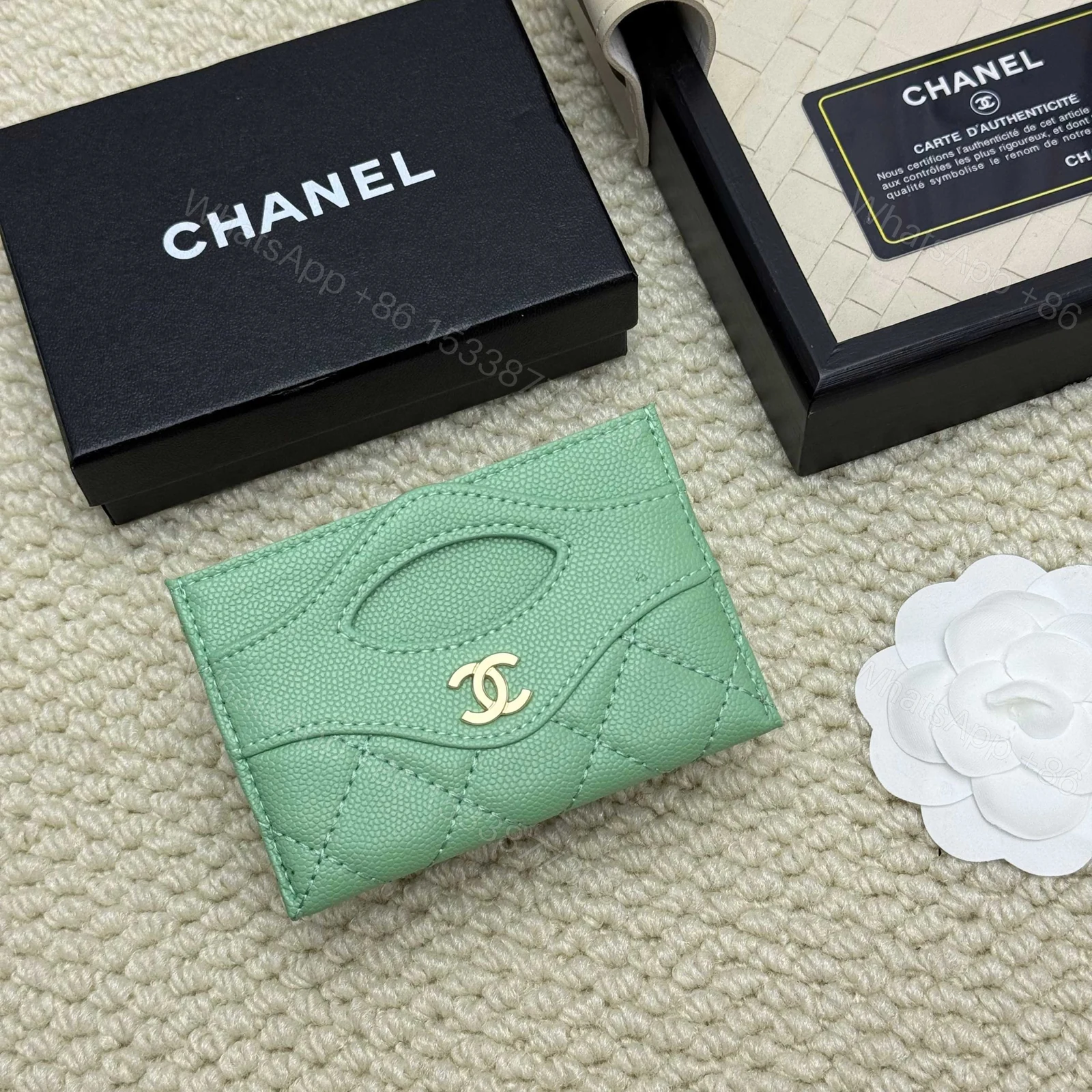 Chanel 高仿卡夾 女用薄荷綠輕巧配色 金扣精品推薦 — view 1