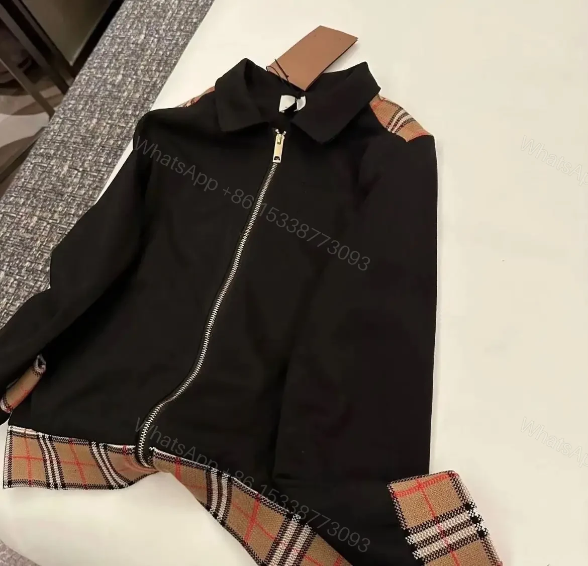 BURBERRY — view 1
