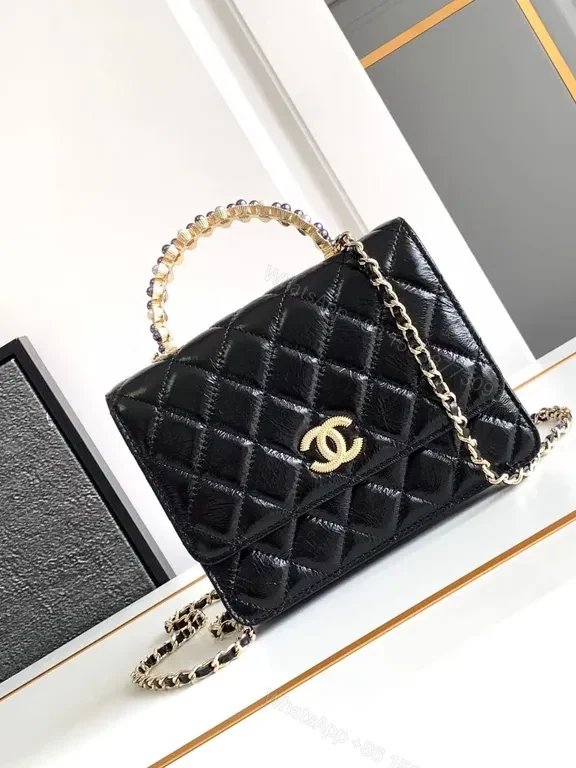 Chic Quilted Flap Bag: Gold Chain, Lux Everyday Bag — view 1