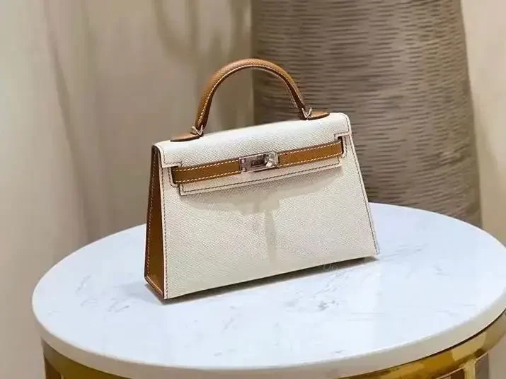 HERMES Kelly Top-Handle Leather Bag — view 1