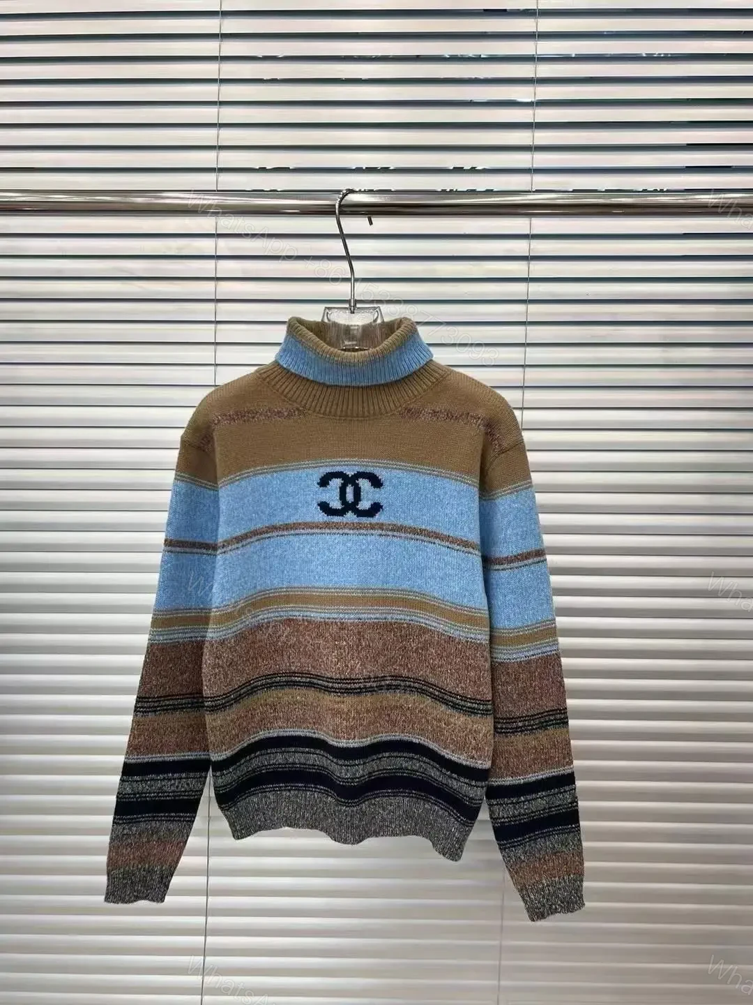 CHANEL — view 1