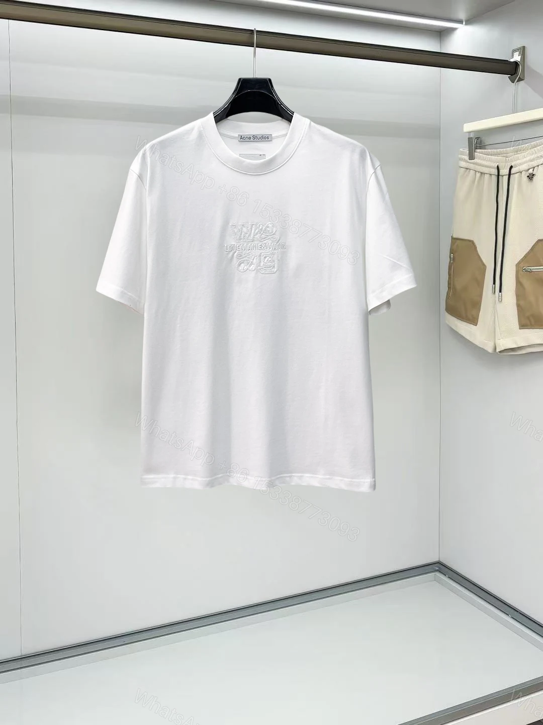Balenciaga 原單 男款短袖T恤 立體壓紋Logo 簡約休閒款 — view 1