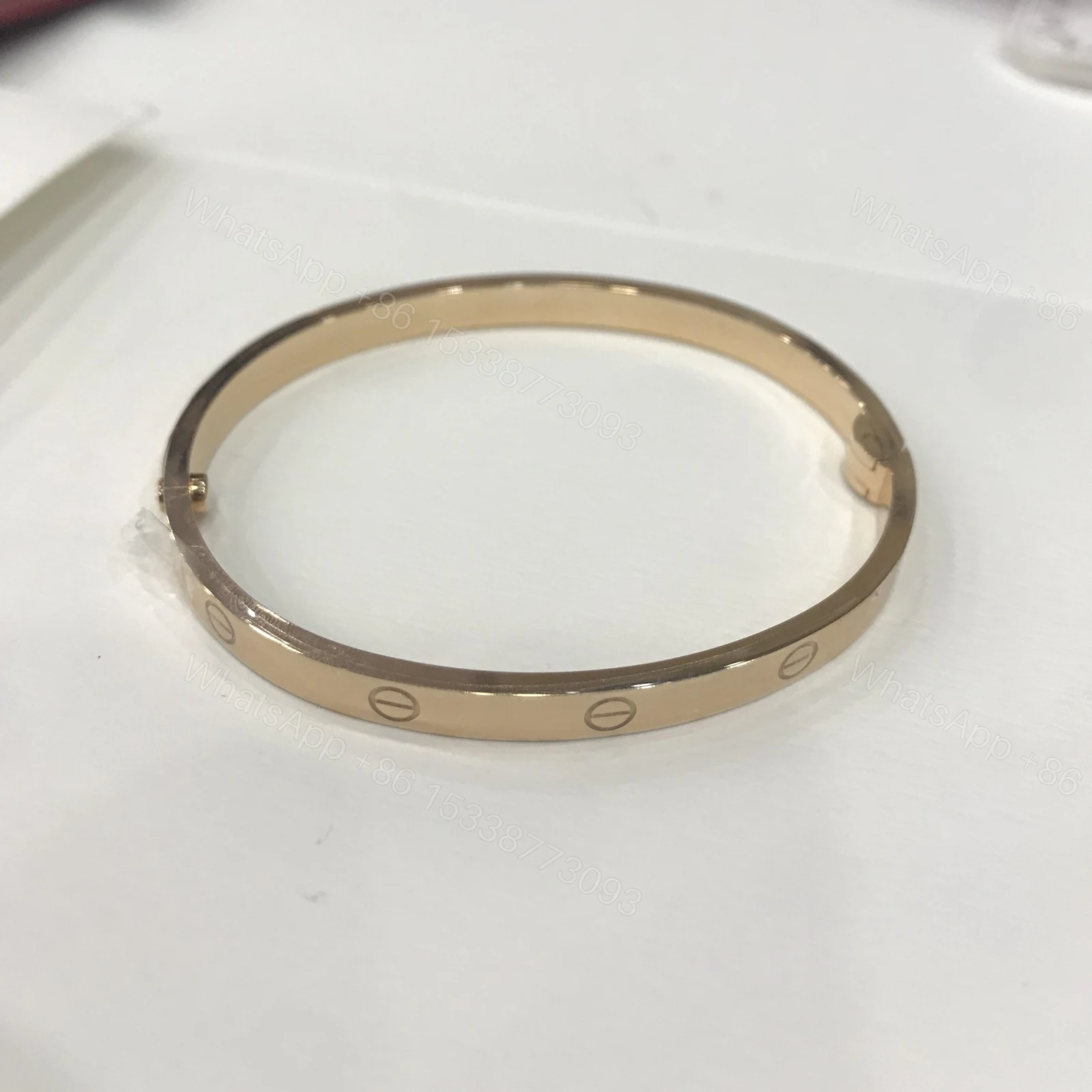 How To Open Cartier Love Bracelet Medium Model With Single Hinge — view 1