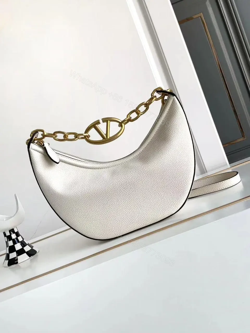VALENTINO — view 1