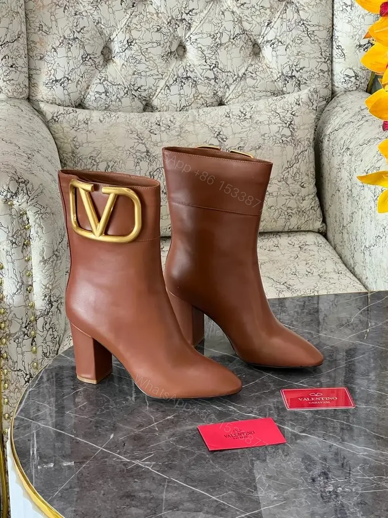 VALENTINO — view 1